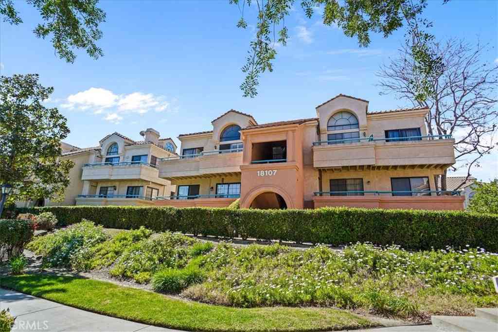 Condo For Sale - 18107 Erik Court #462<br/> Canyon Country, CA 91387