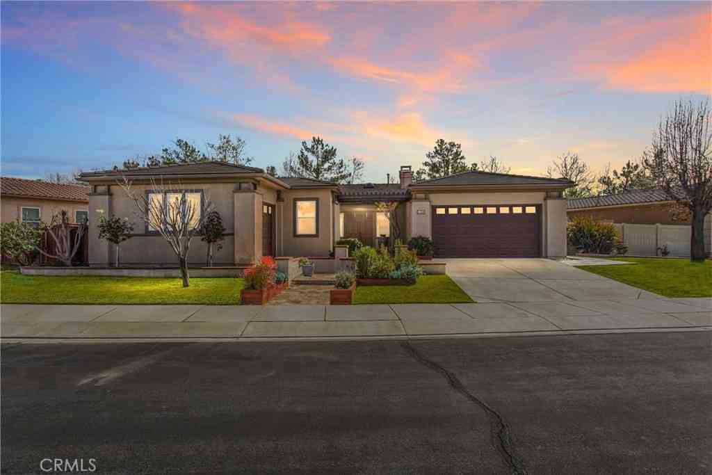 Homes For Sale - 11554 Stoney Brook Court<br/> Beaumont, CA 92223