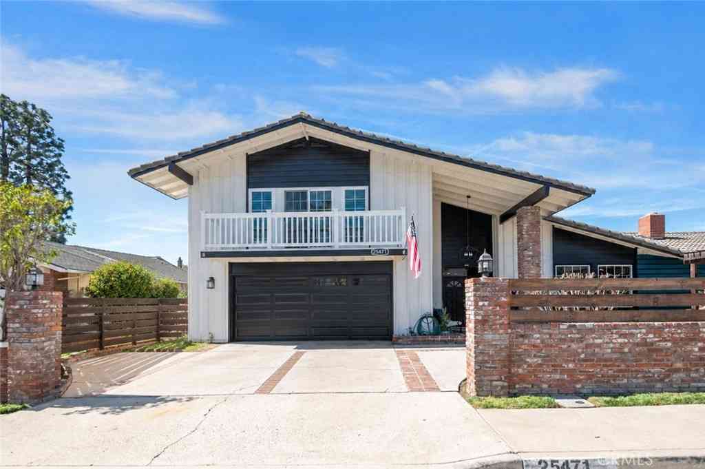 Homes For Sale - 25471 El Picador<br/> Mission Viejo, CA 92691