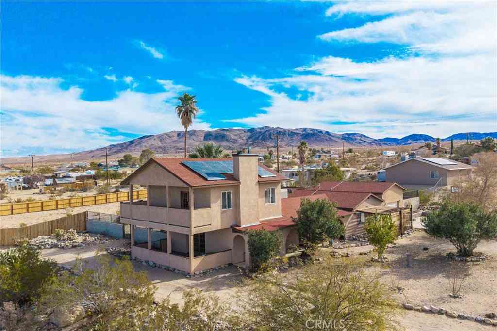 Homes For Sale - 7565 Sherman Hoyt Avenue<br/> 29 Palms, CA 92277
