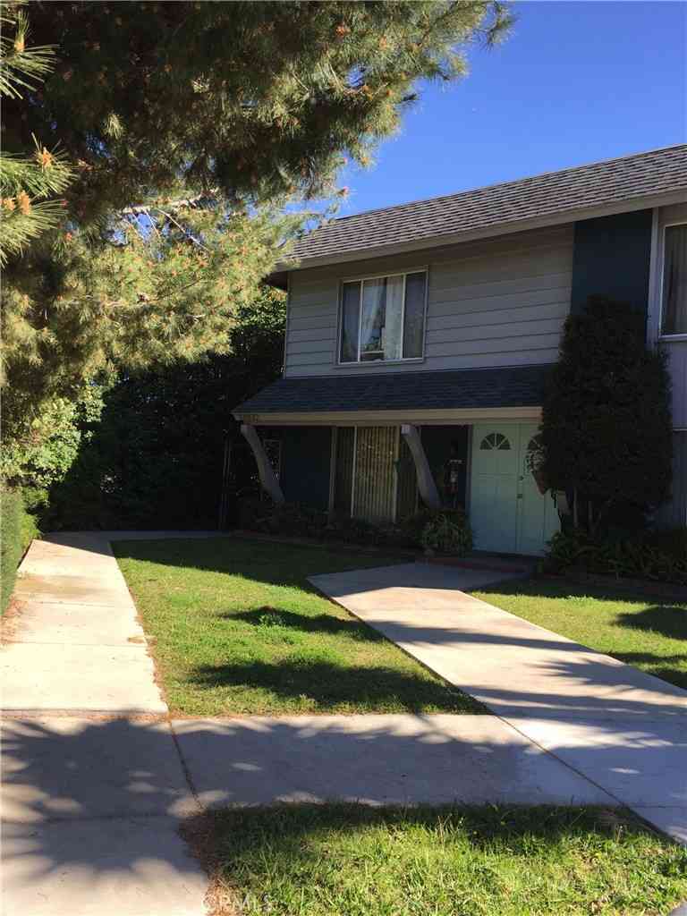 Apartment For Rent - 17022 Sandra Lee Lane #4<br/> Huntington Beach, CA 92649