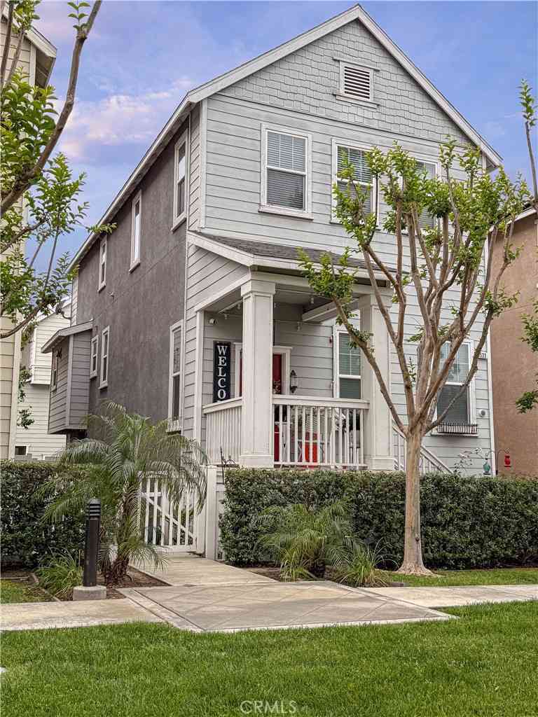 Townhouse For Sale - 3533 Millhouse Court<br/> Riverside, CA 92503