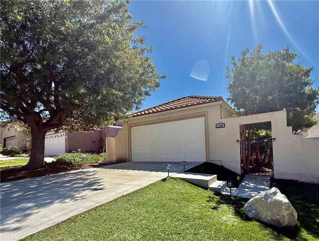 Homes For Sale - 1750 Carrera<br/> San Jacinto, CA 92583