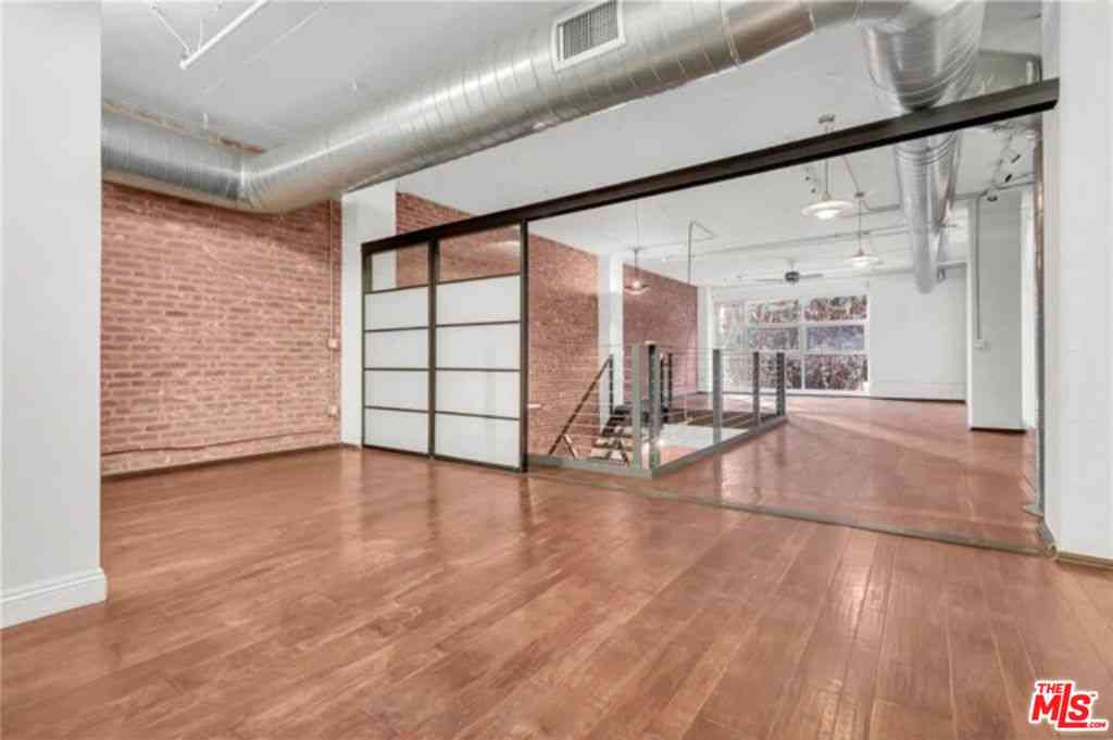 Condo For Rent - 510 S Hewitt Street #102<br/> Los Angeles, CA 90013