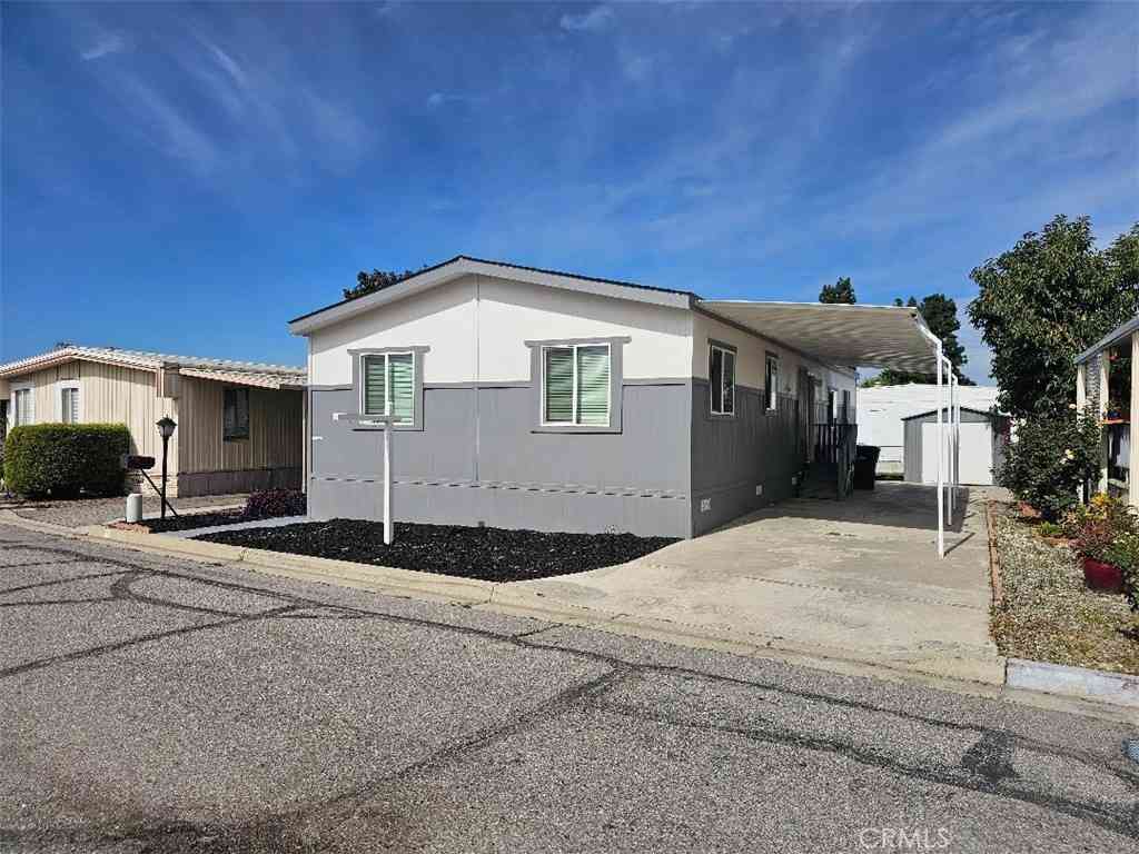 Mobile Home For Sale - 1560 Massachussetts Avenue #94<br/> Riverside, CA 92570