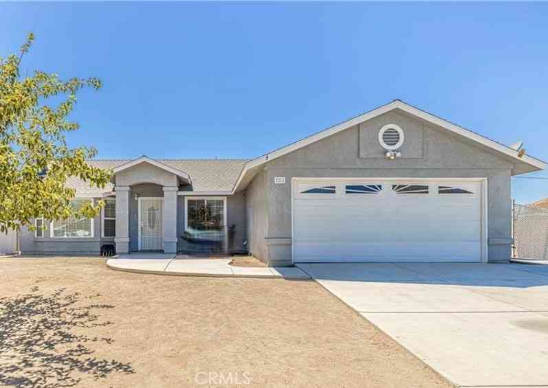 Homes For Sale - 2711 28th St West<br/> Rosamond, CA 93560