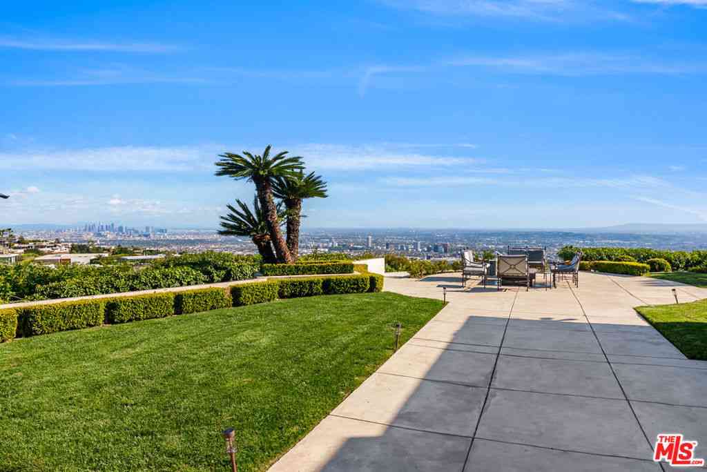 Homes For Sale - 380 Trousdale Place<br/> Beverly Hills, CA 90210