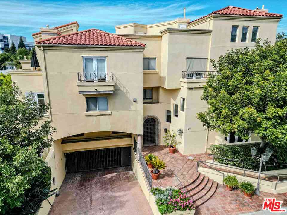 Condo For Sale - 2311 Schader Drive #101<br/> Santa Monica, CA 90404