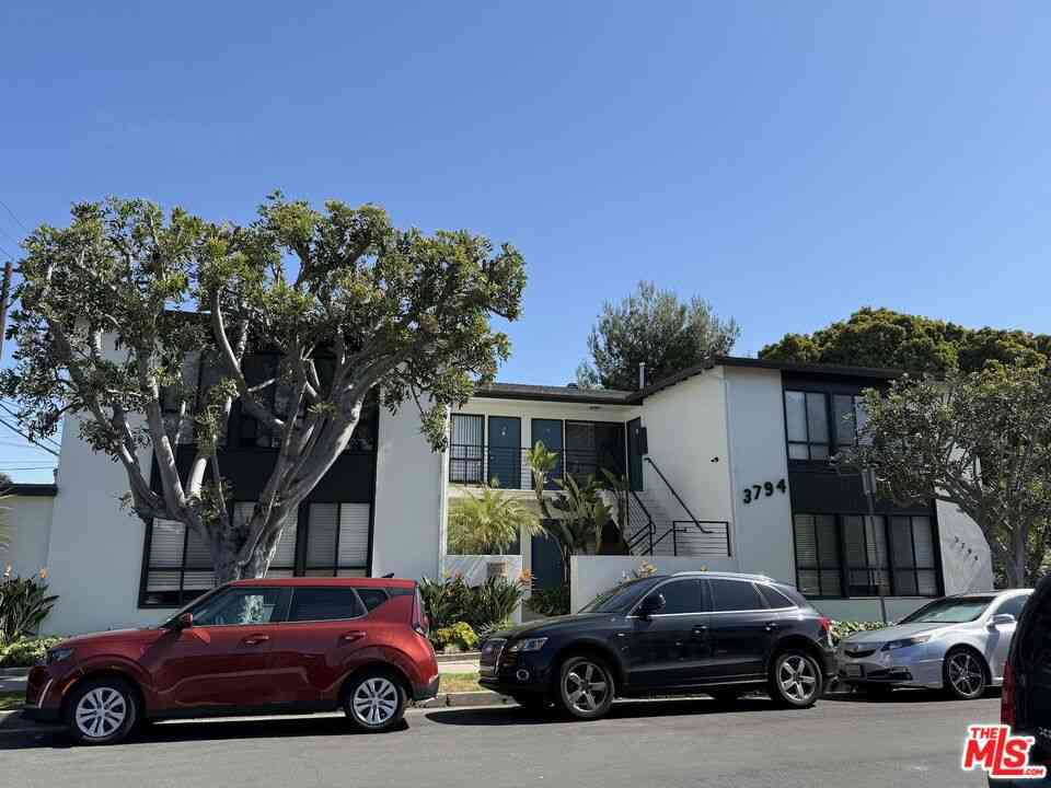 Homes For Sale - 3794 Rosewood Avenue<br/> Los Angeles, CA 90066