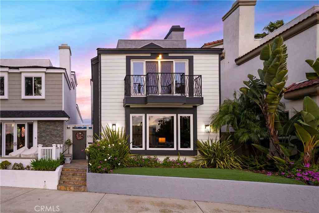 Homes For Sale - 1713 Electric Avenue<br/> Seal Beach, CA 90740