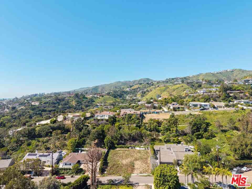 Vacant Land For Sale - 1109 Maroney Lane<br/> Pacific Palisades, CA 90272