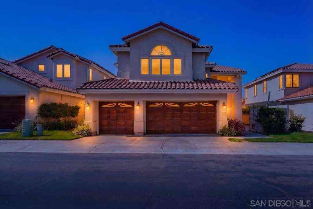 Homes For Sale - 3025 Caminito Torreblanca<br/> Del Mar, CA 92014