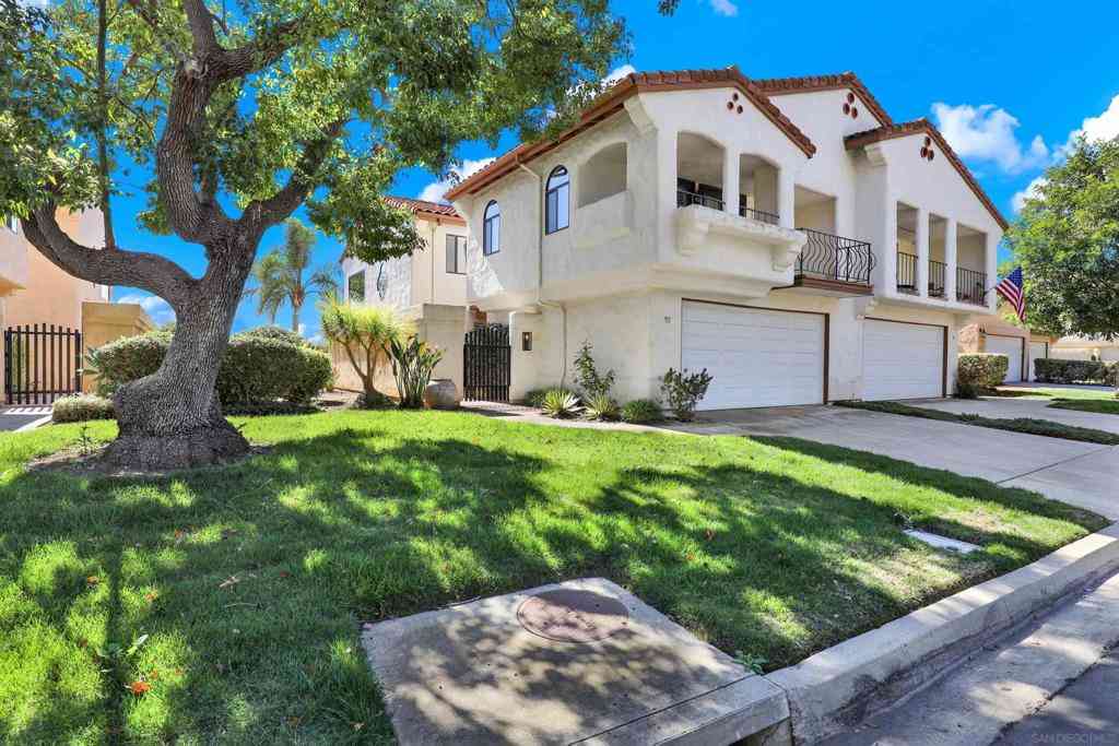 Condo For Sale - 753 Concerto Gln<br/> Escondido, CA 92025