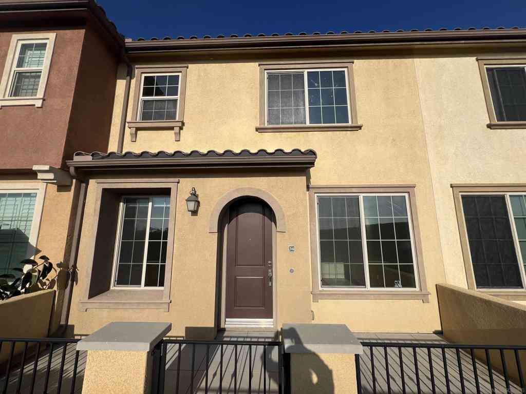 Townhouse For Sale - 1775 Saltaire Pl #34<br/> San Diego, CA 92154