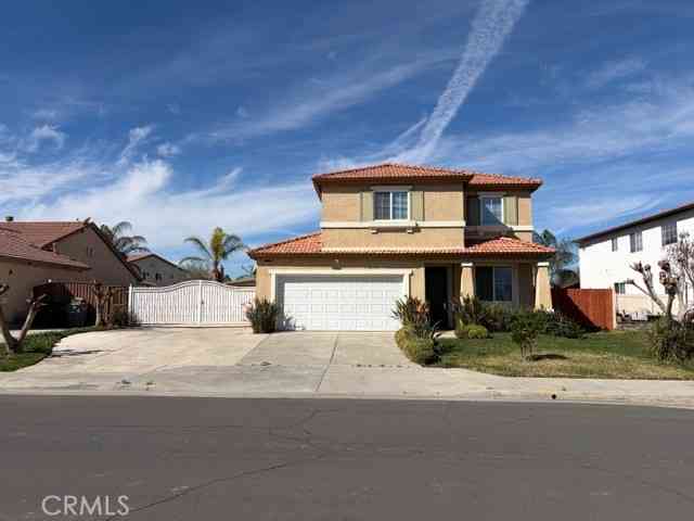 Homes For Sale - 724 Grassy Meadow Drive<br/> San Jacinto, CA 92582