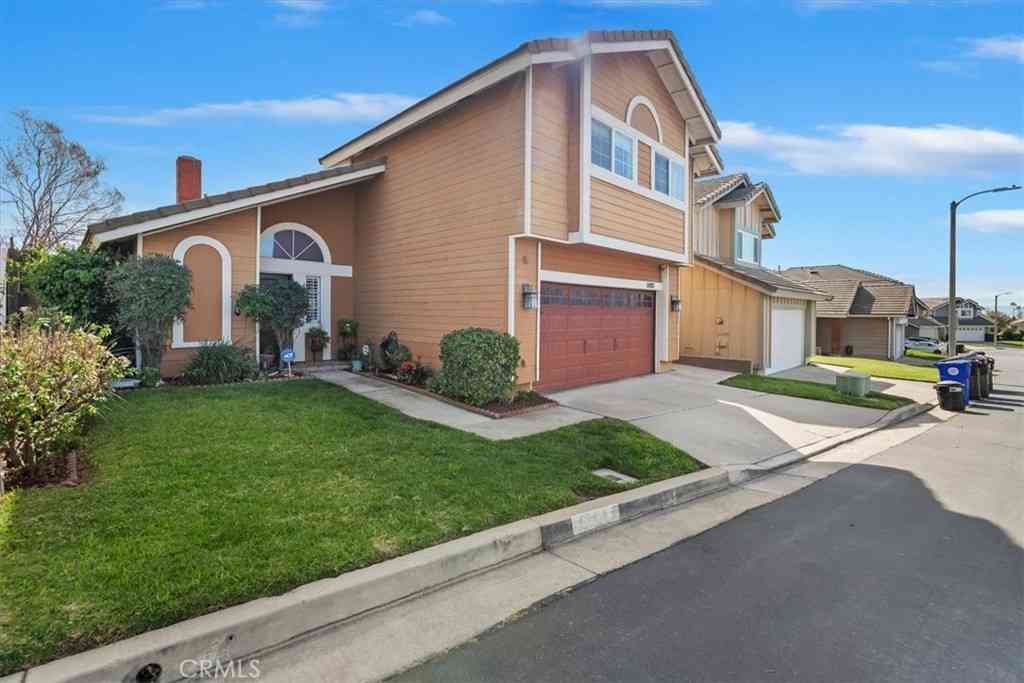 Homes For Sale - 6901 Saddleback Place<br/> Rancho Cucamonga, CA 91701