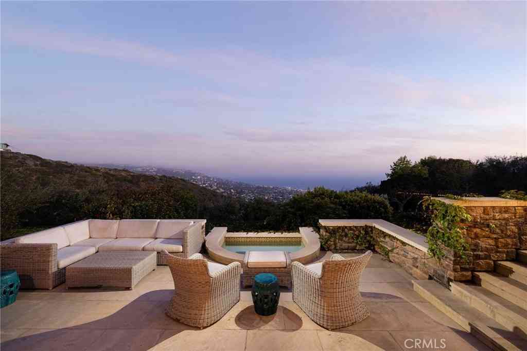 Homes For Sale - 1302 Skyline Drive<br/> Orange County, Laguna Beach, CA 92651