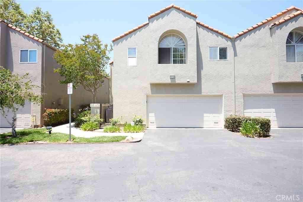 Townhouse For Sale - 11244 Sierra Pass Place<br/> Chatsworth, CA 91311