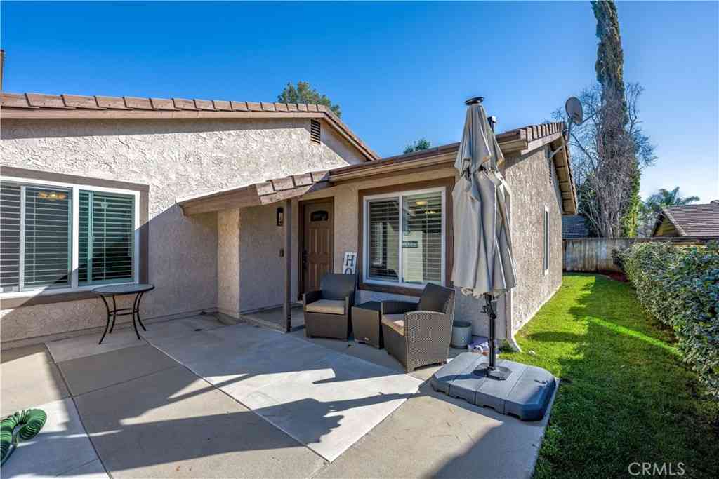 Homes For Sale - 25688 Neblina Court<br/> Valencia, CA 91355