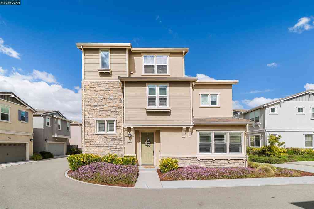 Homes For Sale - 3016 Threecastles Way<br/> Dublin, CA 94568
