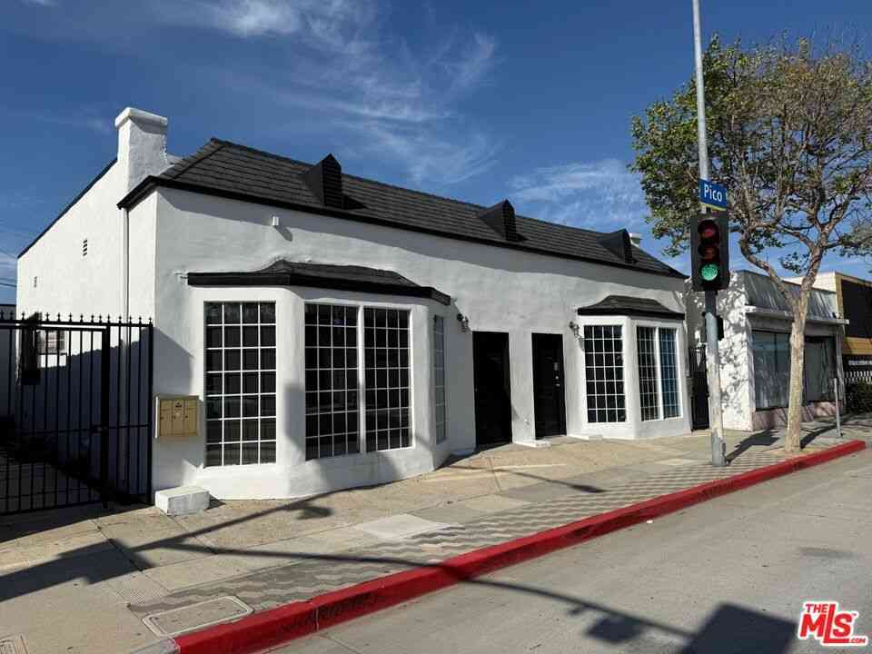 Condo For Rent - 3307 Pico Boulevard #3309<br/> Santa Monica, CA 90405