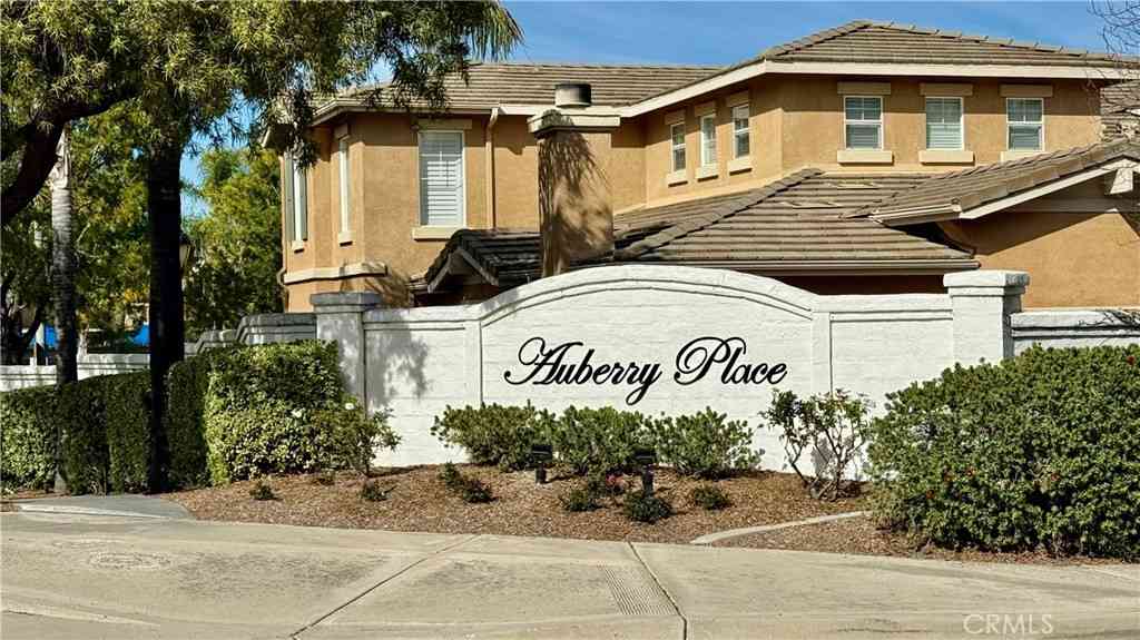 Condo For Sale - 33513 Emerson #C<br/> Temecula, CA 92592