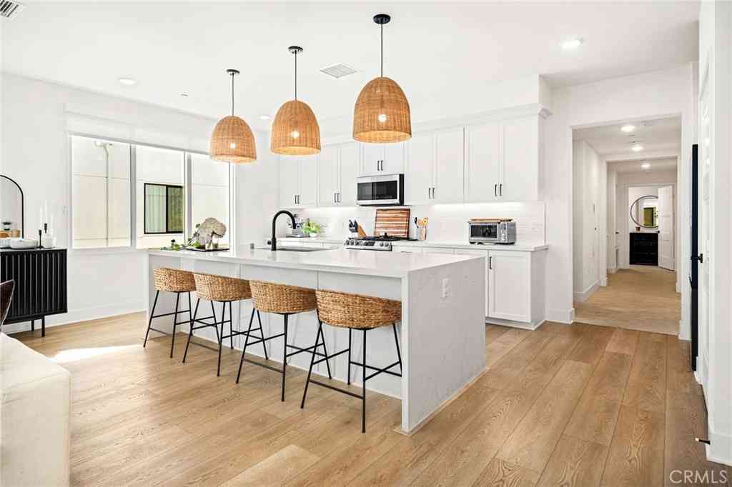 Condo For Sale - 16175 Dawn Way #302<br/> Tustin, CA 92782