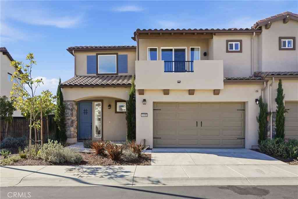 Homes For Sale - 1172 Ginger Place<br/> Santa Maria, CA 93455