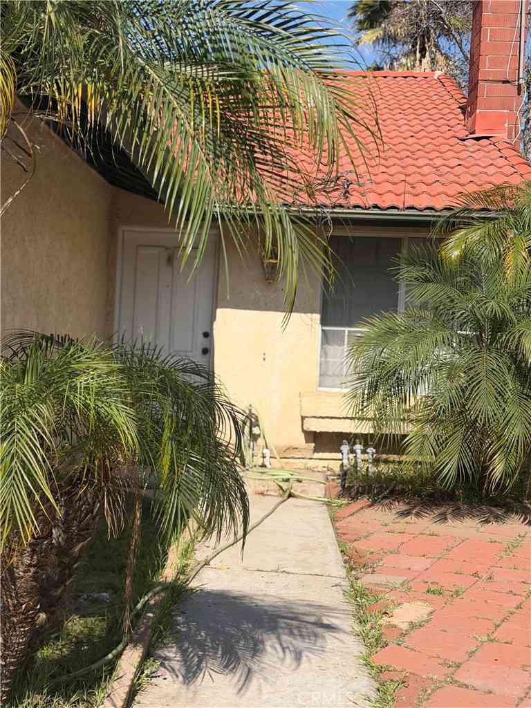 Homes For Sale - 14352 Hillcrest<br/> Fontana, CA 92337