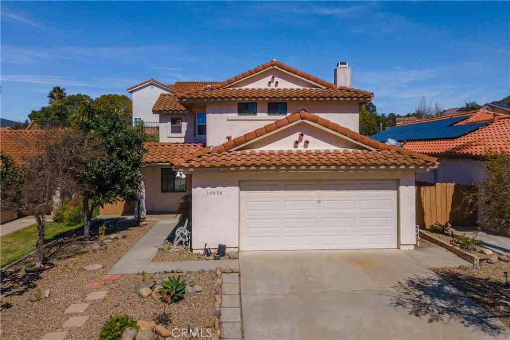 Homes For Sale - 10954 Cool Lake<br/> San Diego, CA 92128