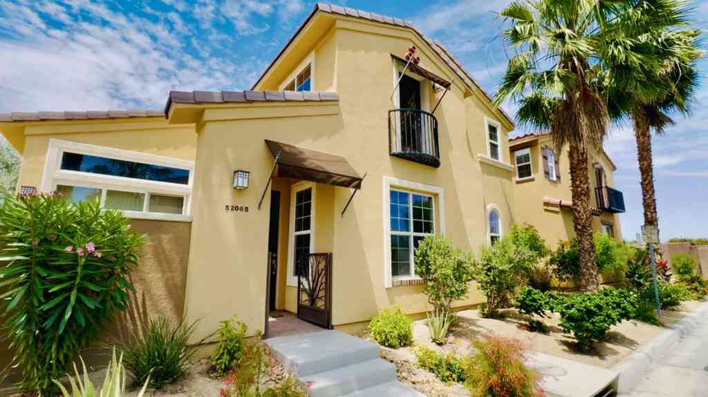 Condo For Rent - 52065 Graythorn Way<br/> La Quinta, CA 92253