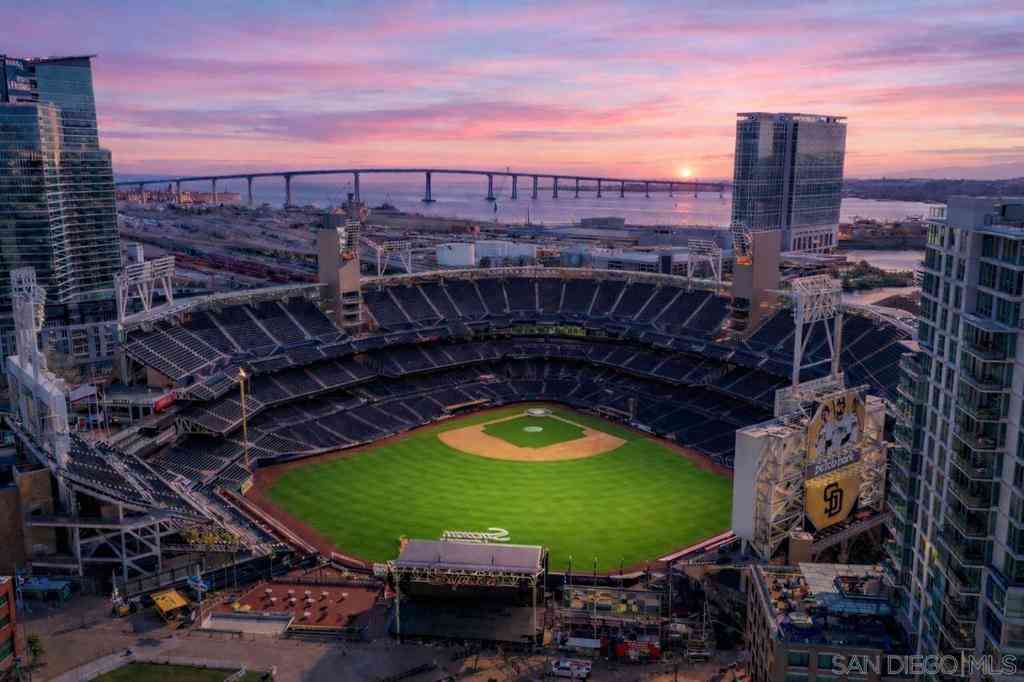 Condo For Sale - 877 Island Ave #1006<br/> San Diego, CA 92101