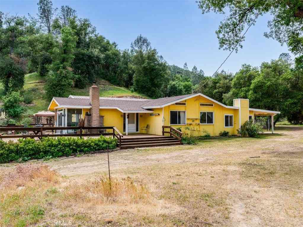 Homes For Sale - 1535 Parkhill Road<br/> Santa Margarita, CA 93453