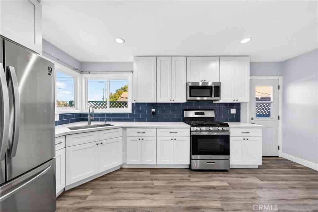 Homes For Sale - 1520 E Sandison Street<br/> Wilmington, CA 90744