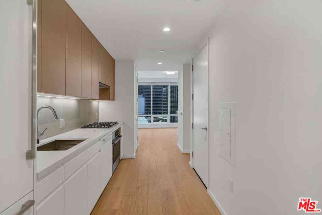 Condo For Sale - 877 Francisco Street #1121<br/> Los Angeles, CA 90017