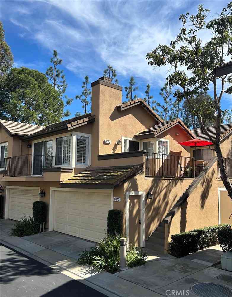 Townhouse For Sale - 8070 E Goldenrod<br/> Anaheim, CA 92808