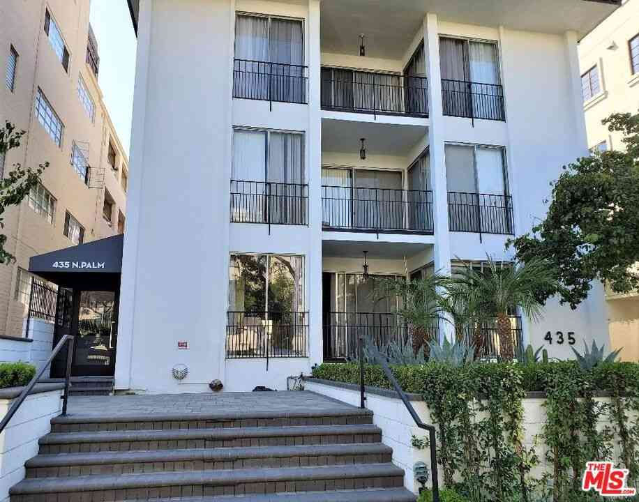 Condo For Rent - 435 N Palm Drive #202<br/> Beverly Hills, CA 90210