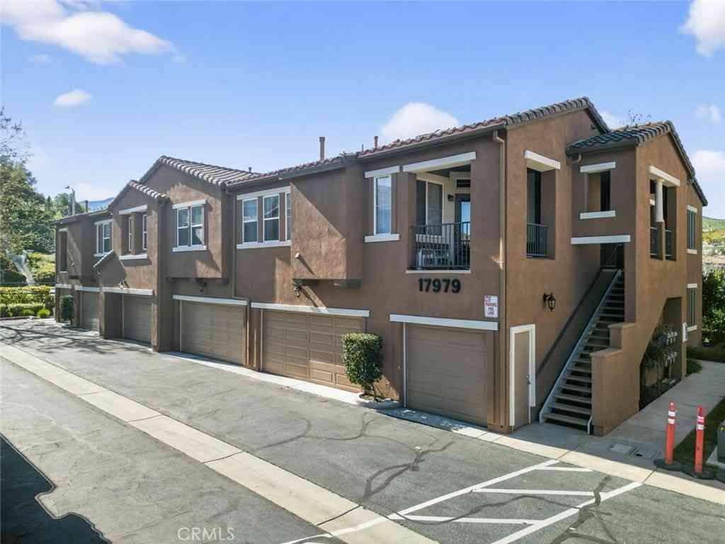 Townhouse For Sale - 17979 Lost Canyon Road #104<br/> Canyon Country, CA 91387