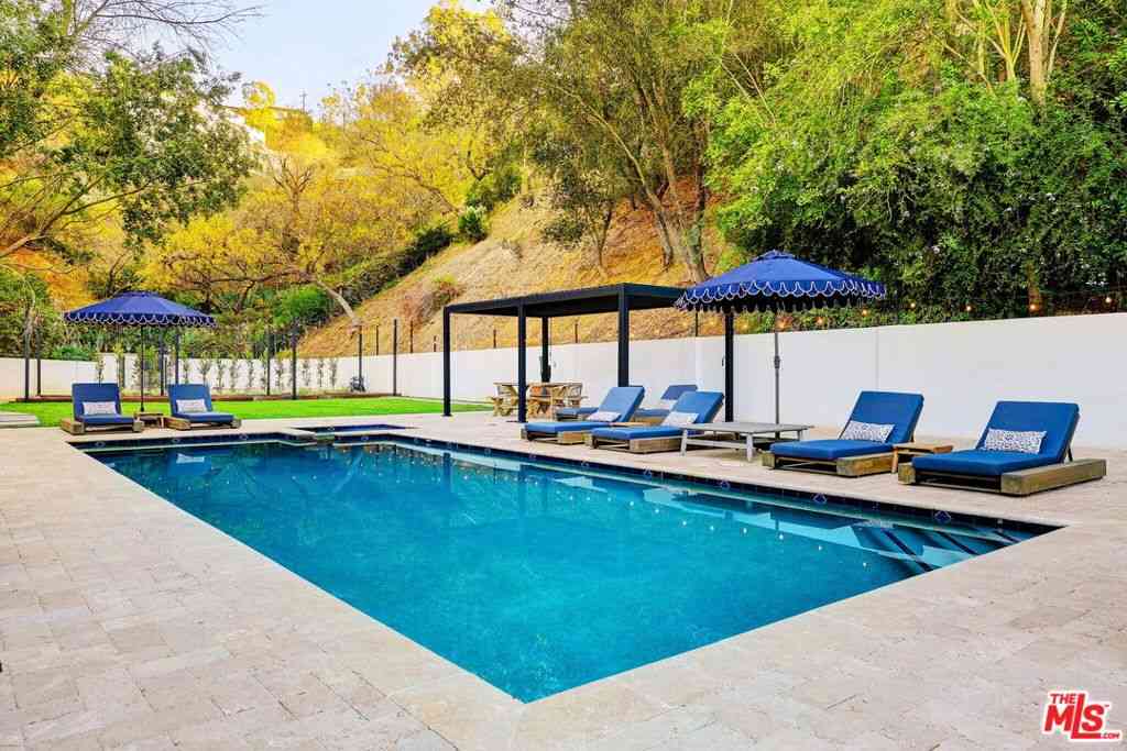 Homes For Rent - 2570 Nichols Canyon Road<br/> Los Angeles, CA 90046