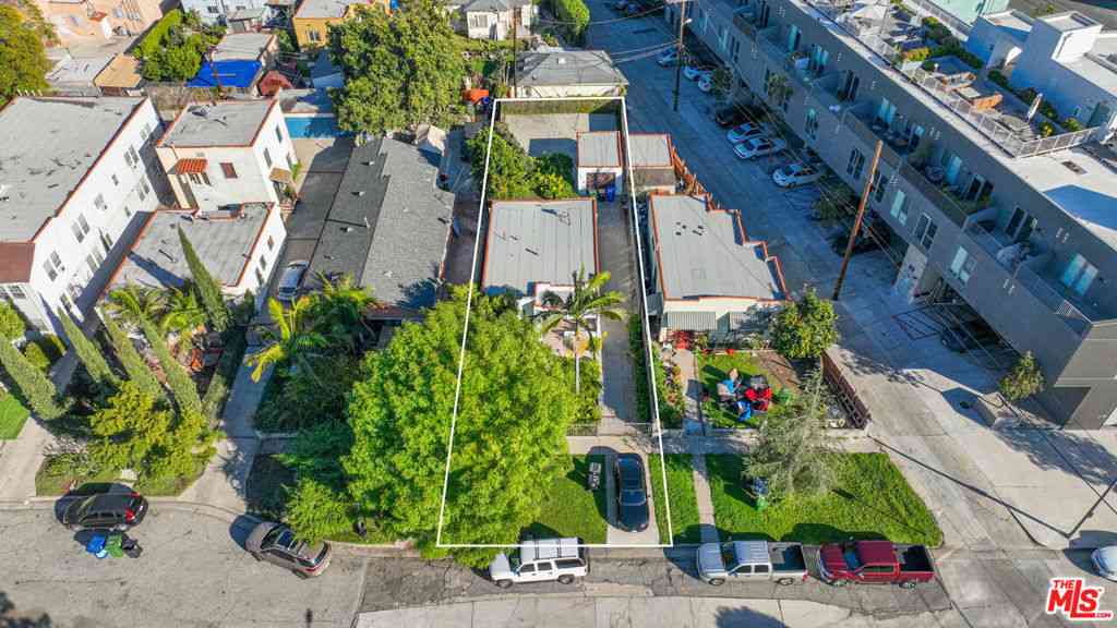 Homes For Sale - 2536 S Dunsmuir Avenue<br/> Los Angeles, CA 90016