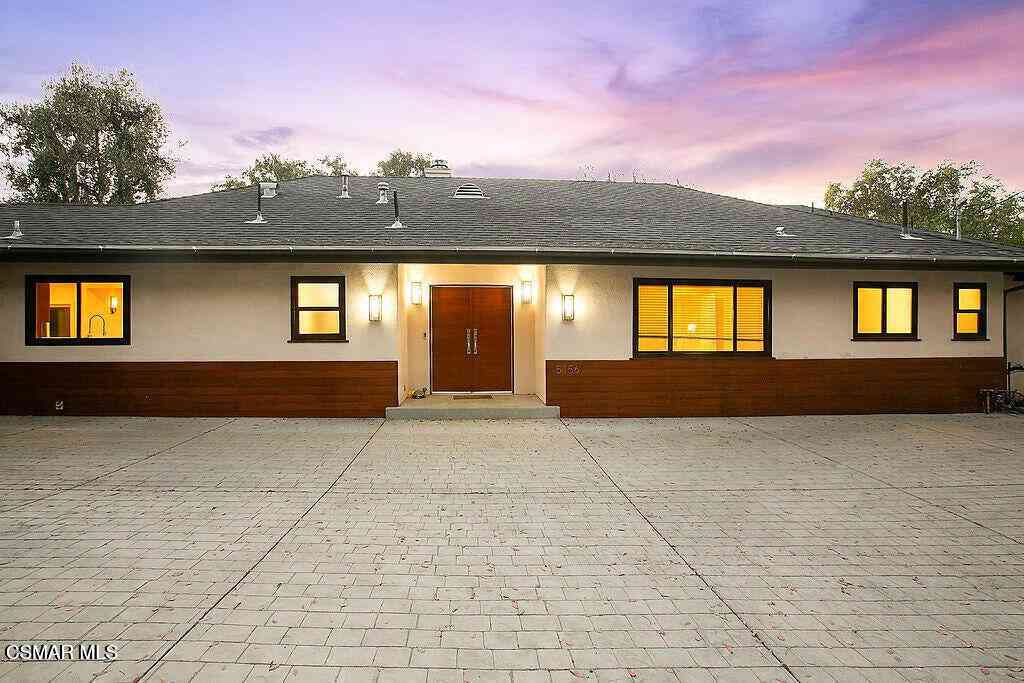 Homes For Sale - 5156 Dumont Place<br/> Woodland Hills, CA 91364