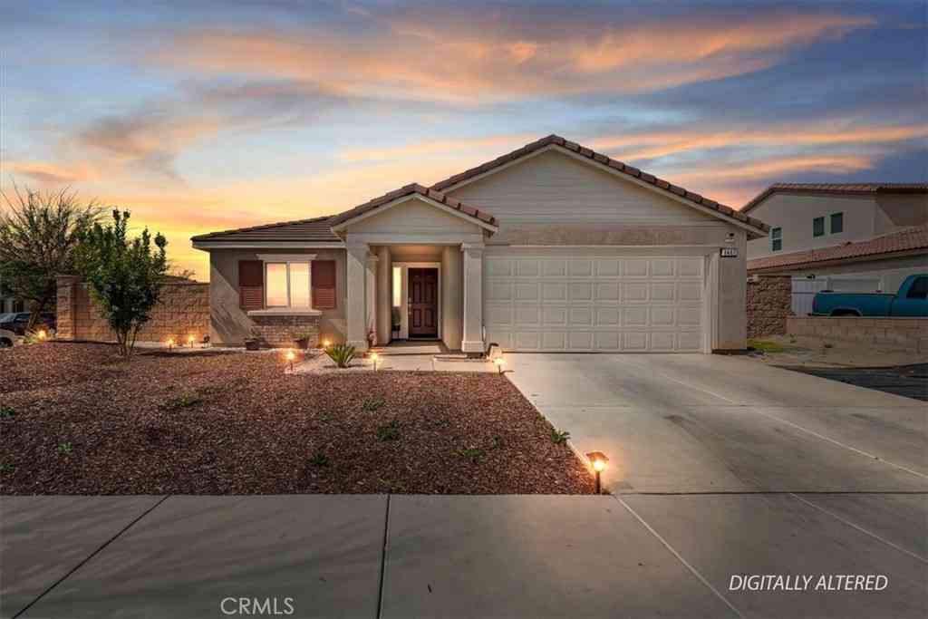 Homes For Sale - 1467 Carolina Court<br/> Hemet, CA 92543