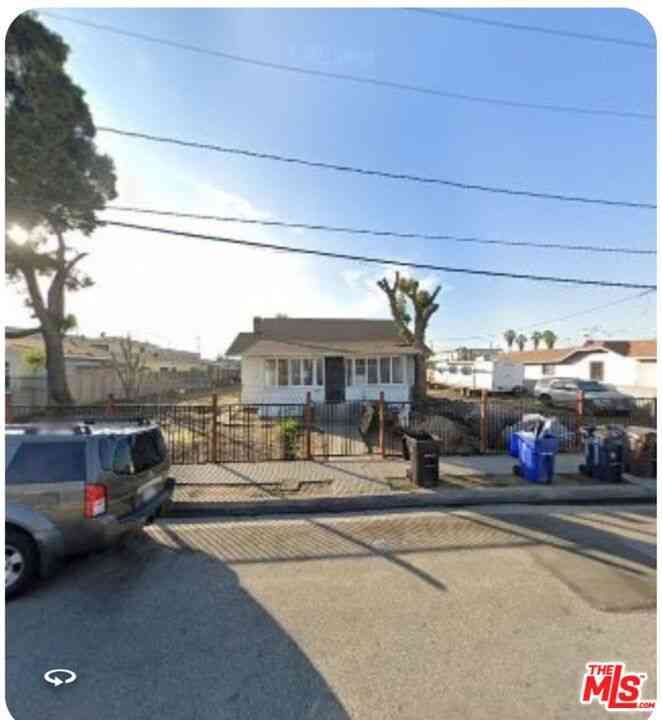 Homes For Sale - 11319 Larch Avenue<br/> Inglewood, CA 90304