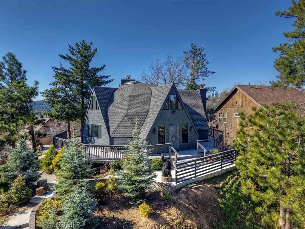 Homes For Sale - 28131 Zermatt<br/> Lake Arrowhead, CA 92352