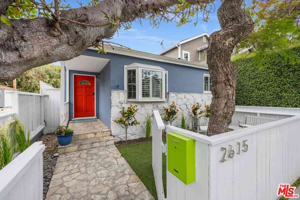 Homes For Sale - 2615 Beach Avenue<br/> Venice, CA 90291