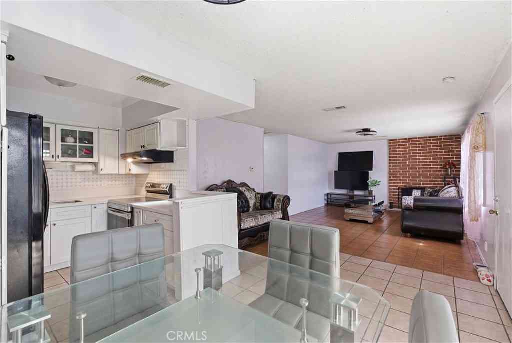 Condo For Sale - 134 S Magnolia #4C<br/> Anaheim, CA 92804