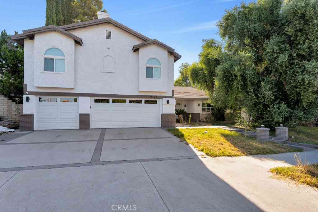 Homes For Sale - 10122 Jovita Avenue<br/> Chatsworth, CA 91311