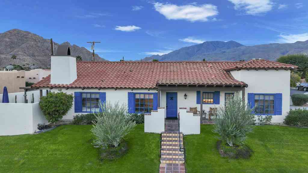 Homes For Sale - 52770 Avenida Carranza<br/> La Quinta, CA 92253