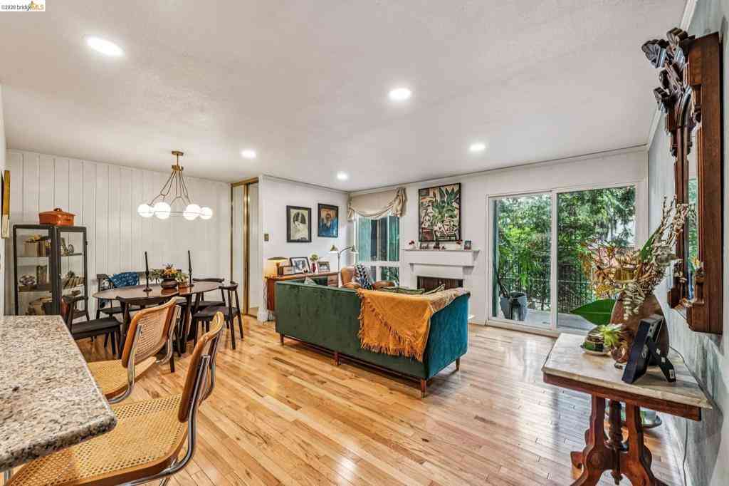 Condo For Sale - 199 Montecito Ave #105<br/> Oakland, CA 94610