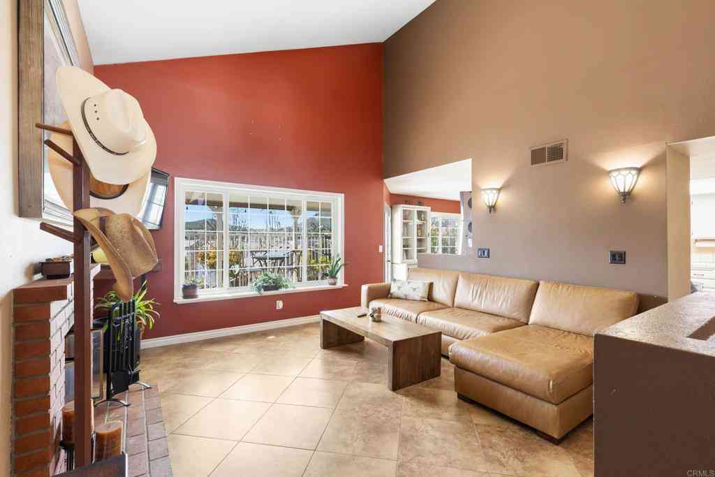 Homes For Sale - 349 Rolling Hills Lane<br/> San Marcos, CA 92069